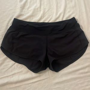 Lulu lemon low rise, lined, black runner shorts